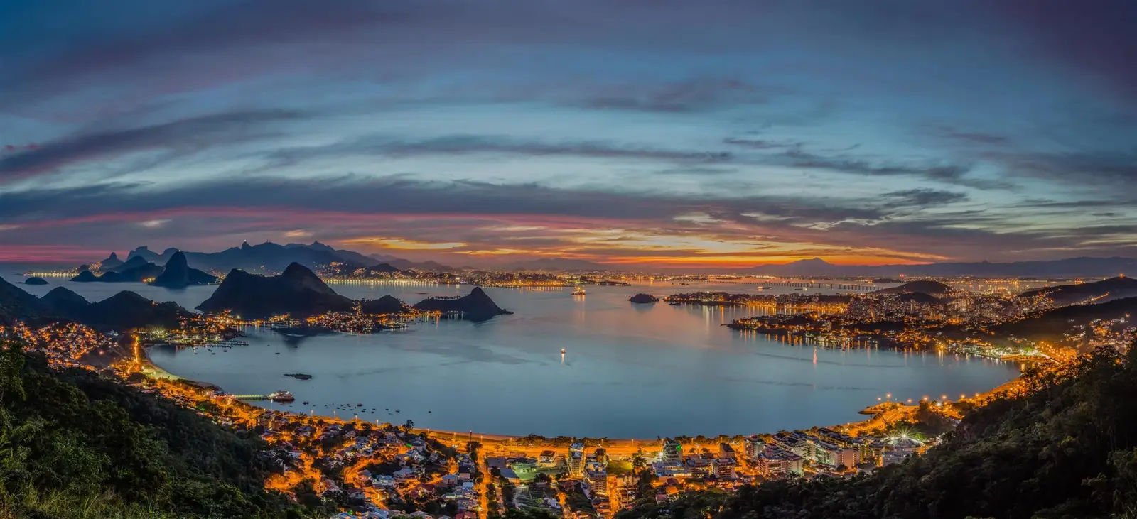 From Parque da Cidade: Icaraí lighting up and Rio across the bay